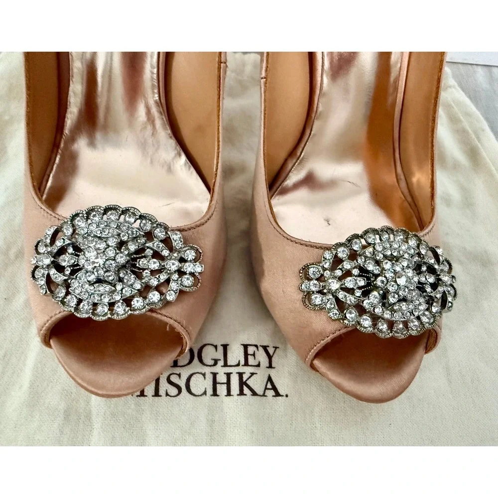 Badgley‎ Mischka Peep Toe Heels Embellished Satin Rose Gold Size 8.5